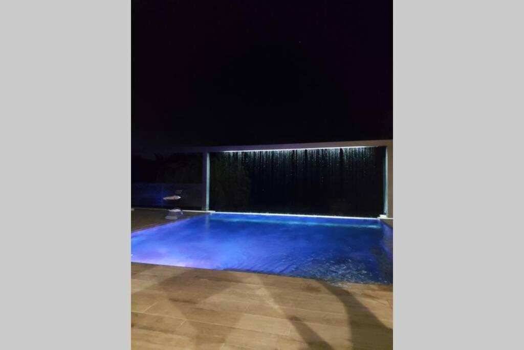 Un Petit Coin De Bali Avec Spa Et Piscine Prives Carpentras Exteriör bild